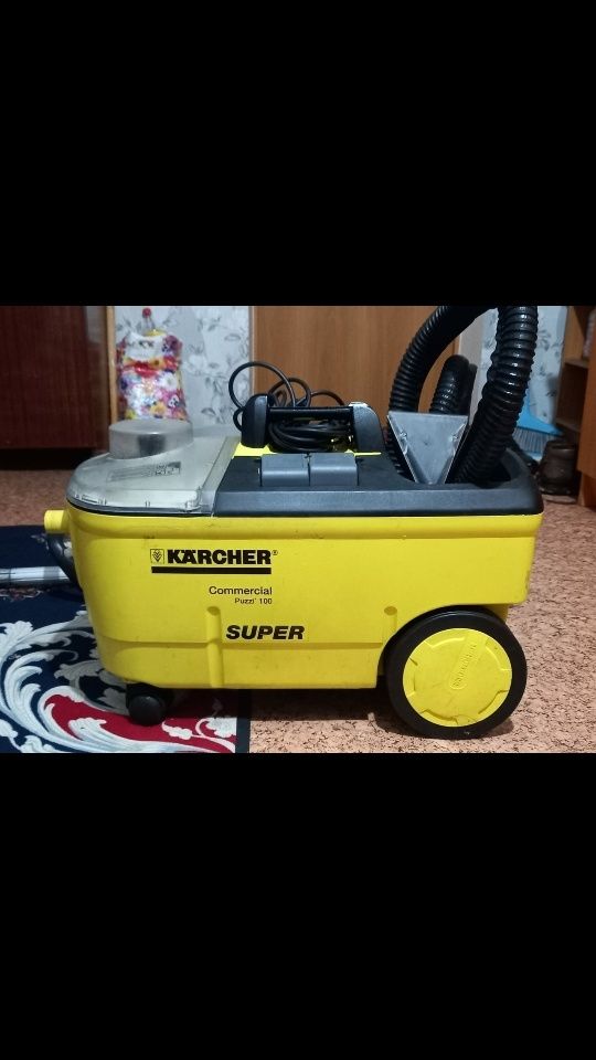 Продам профессиональное моющий пылесос KARCHER PUZZI  100