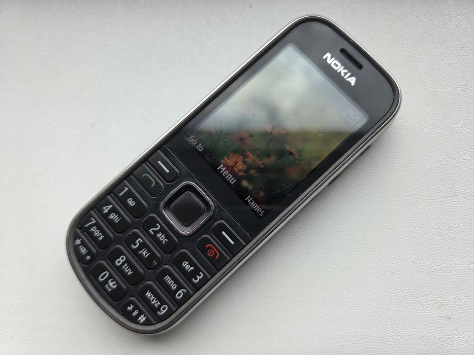 Nokia 3720 - telefon rezistent la socuri