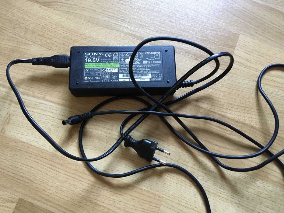 Incarcator Alimentator Laptop SONY VAIO 19,5V 4,7A Original AC19V10