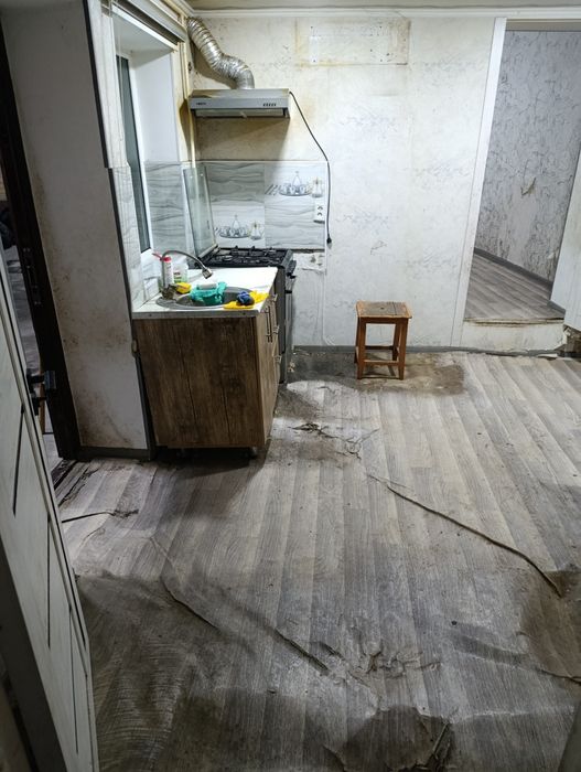 Шошилинч! Сергели яқинида ҳовли-сотилади — ажойиб жой, фойдали нарх!