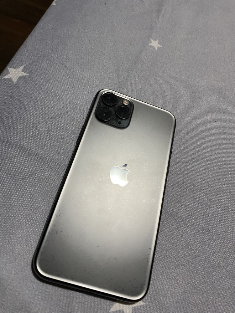 Vând iPhone 11 PRO urgent !