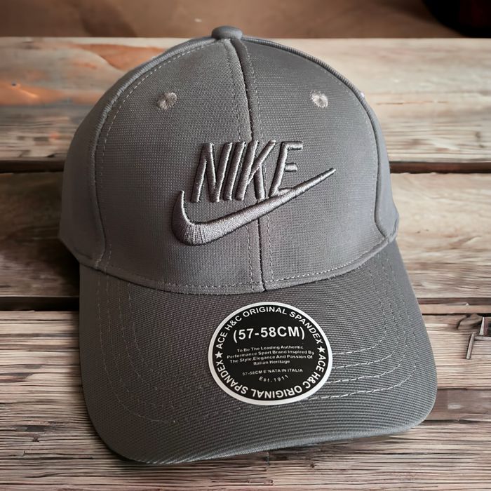 мъжка шапка NIKE лятна твърда козирка универсален размер 57-58см