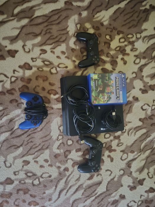 Playstation 4 slim
