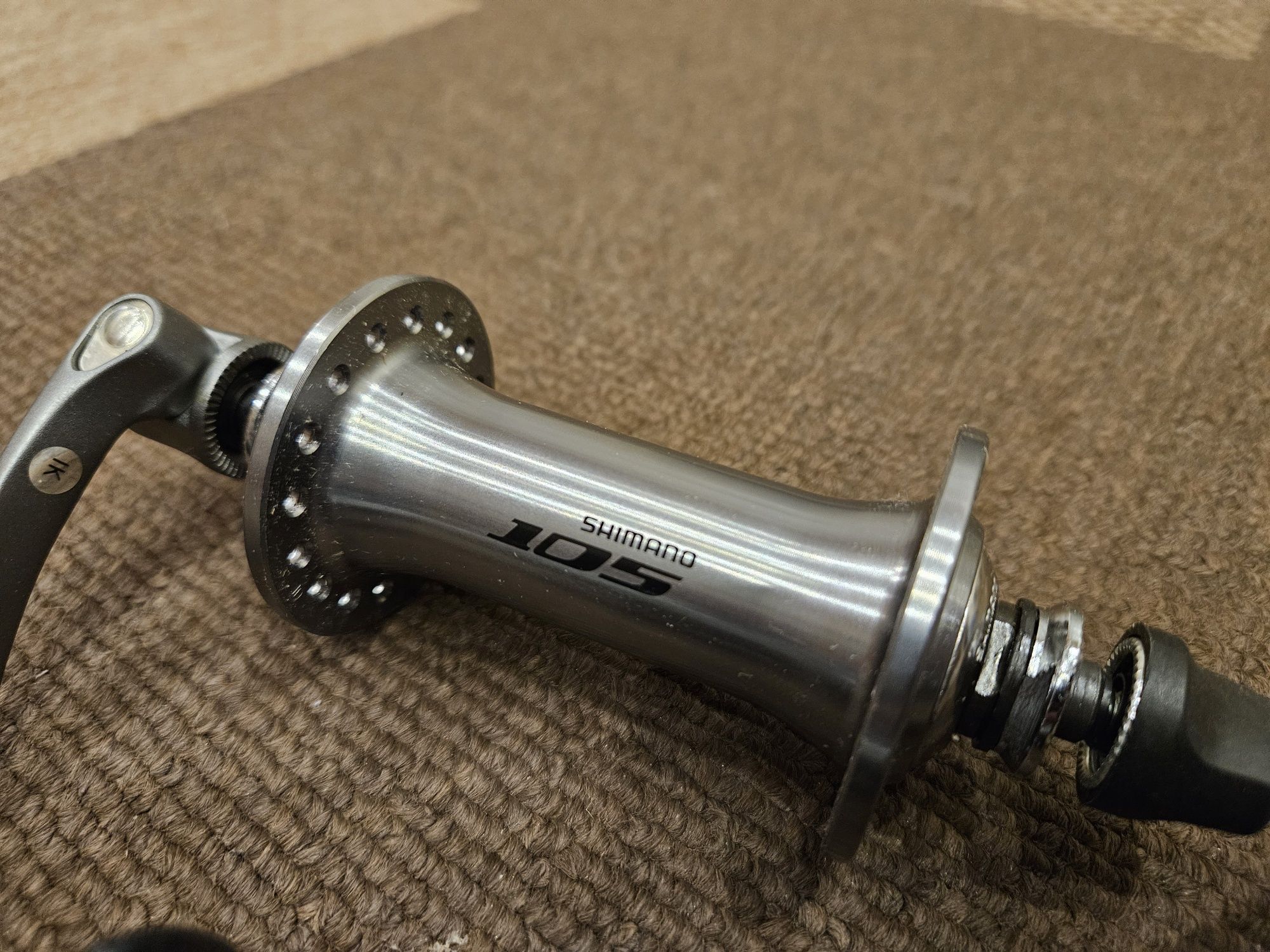 Нова предна главина Shimano 105 / Ultegra , 9mm x 100mm , 32H