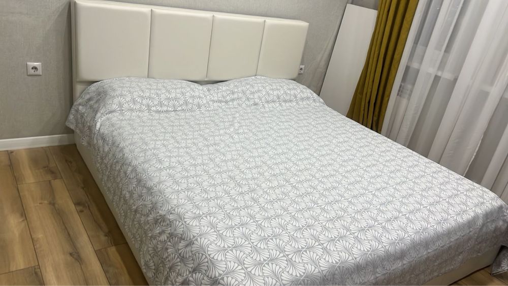 Кровать и матрас 180х200