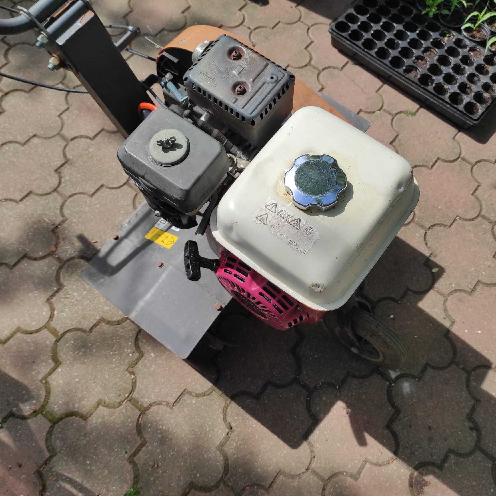 Motosapa husqvarna t85hx cu motor autentic Honda GX160