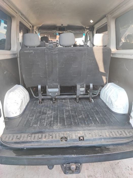 Vând Renault Master 9 locuri 2,3dci 6 trepte
