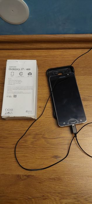 Vând 3 telefoane Samsung J7,J5,J3