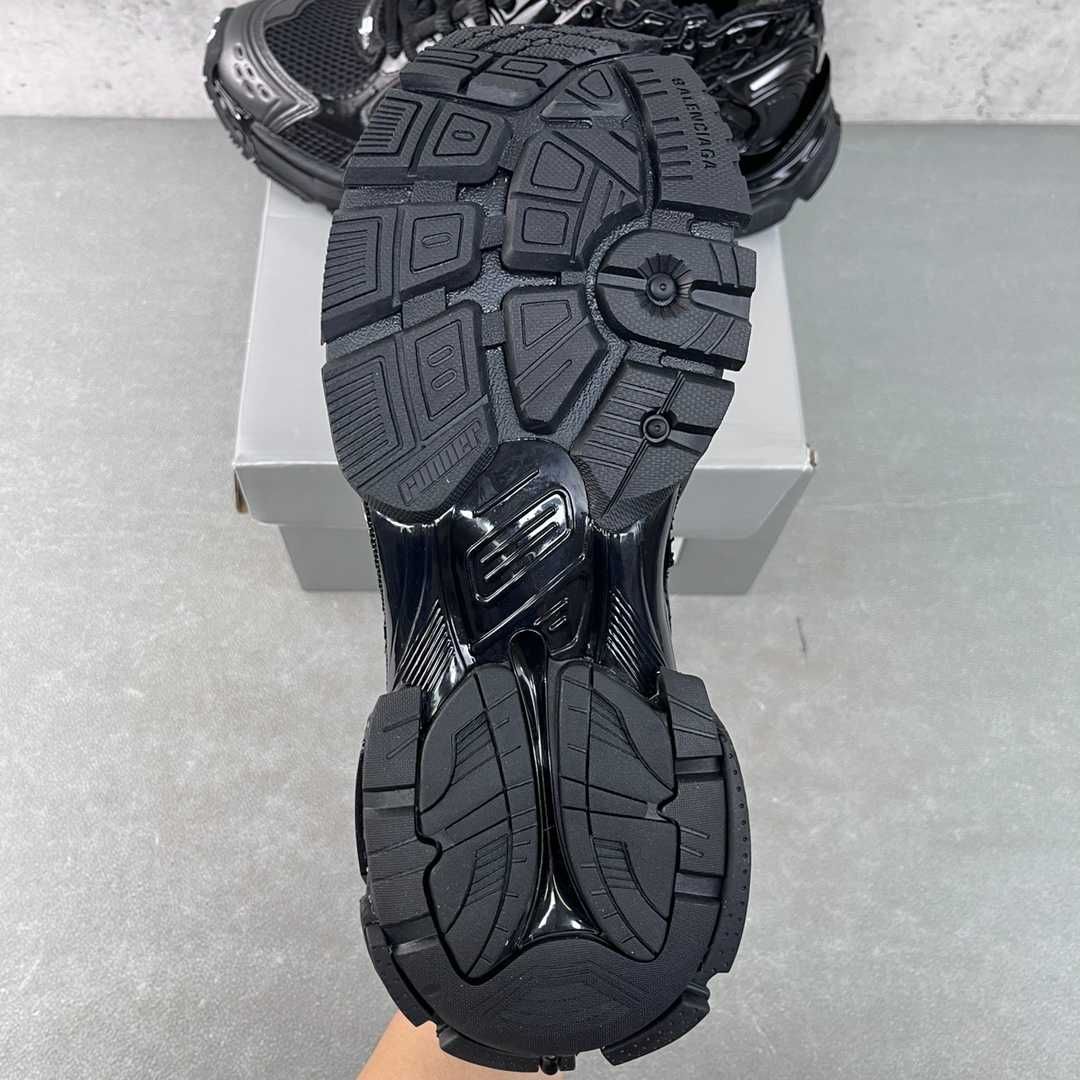 Balenciaga Runners -- Black
