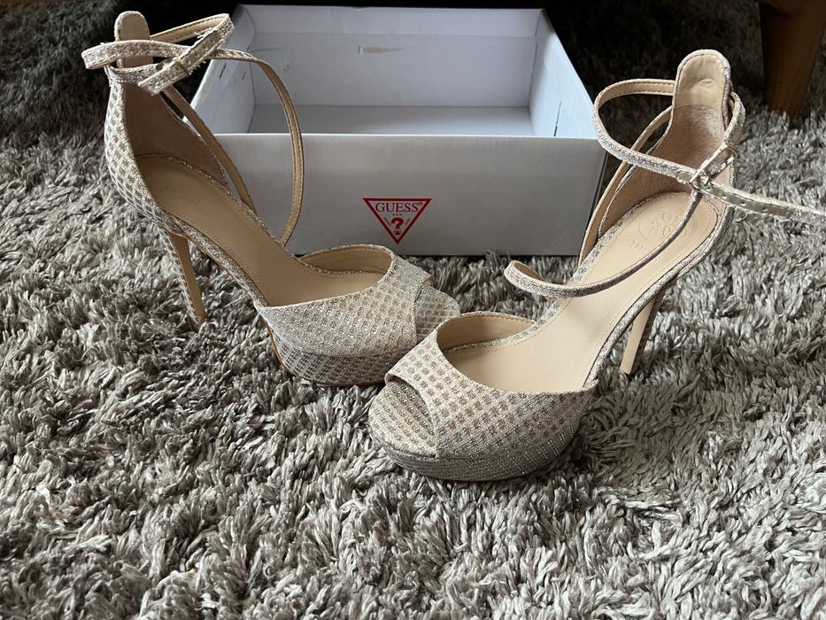 Дамски официални обувки Guess