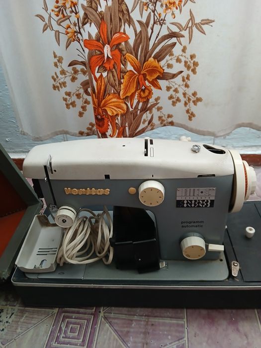 Швейная машинка Варитас