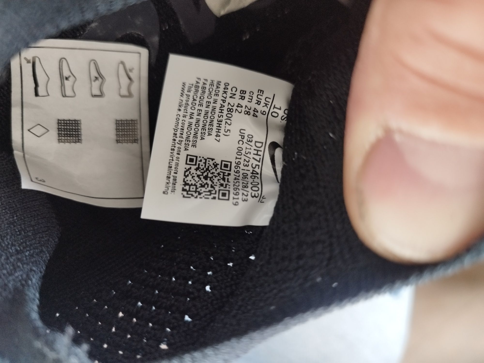 NIKE Ispa Mindbody 44 100% original