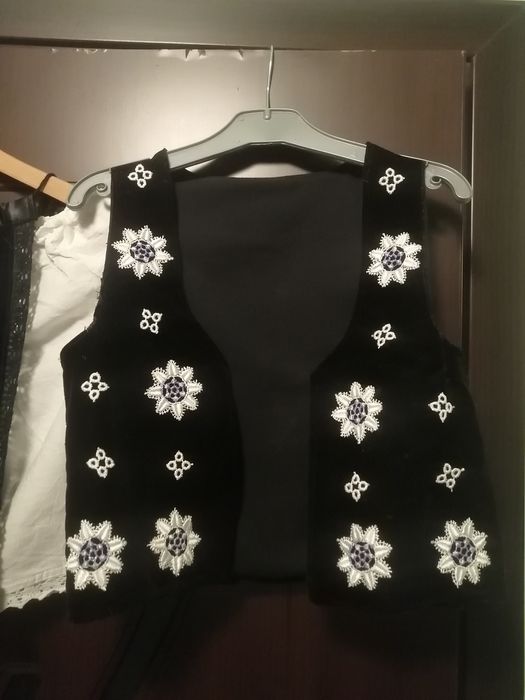 Costum popular fetite