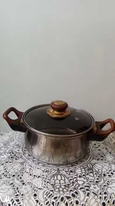 ОТДАМ ДАРОМ кастрюлю. Из стали, НА 2 ЛИТРА, (7*17см), маленькую, бу