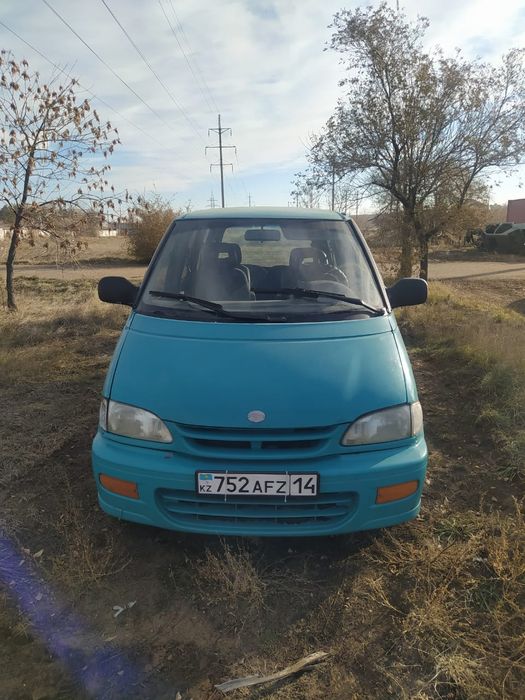 Продам автомобиль Ниссан Серена