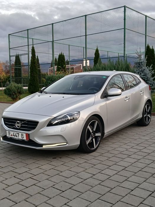 Vând Volvo v40 2.0 Diesel 2015 adus recent din Germania
