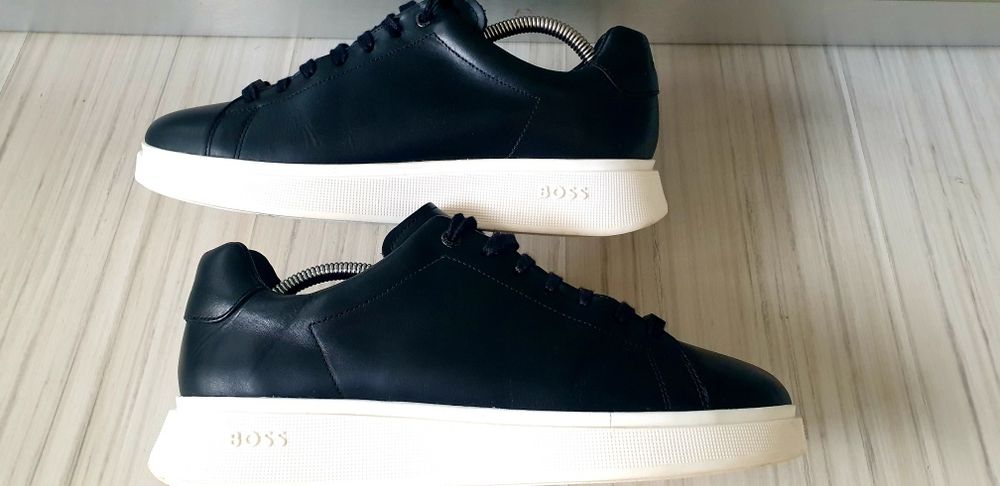 Hugo Boss Leather  41/26см ОРИГИНАЛ Мъжки спортно - елегантни  ест. ко