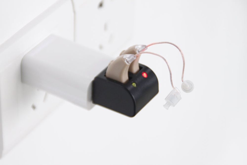 Aparate auditive (amplificatoare de auz)