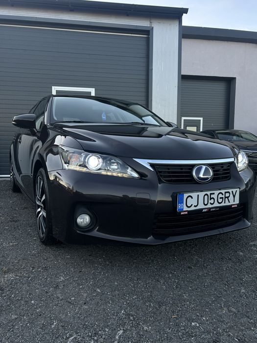 Lexus CT200h hybrid