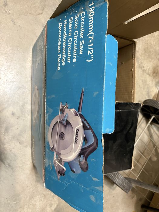 Ръчен Циркуляр Makita HS7601 с нов диск