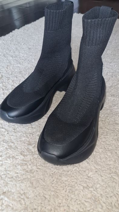 Botine damă casual/ sport, Zara, nr 36, negre, 130 lei