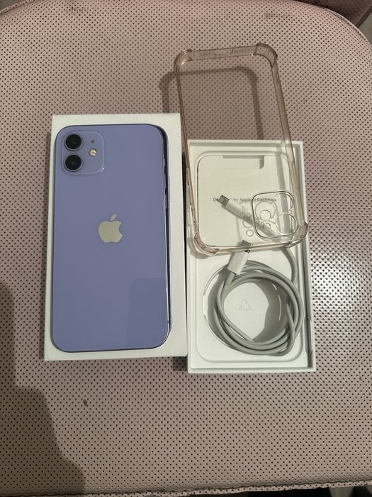 Продам Айфон 12 64 г