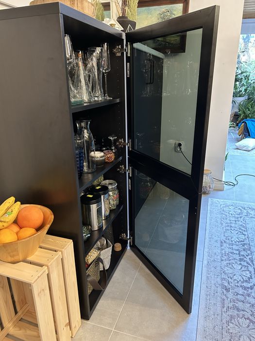 Шкаф за кухня витрина за кухня