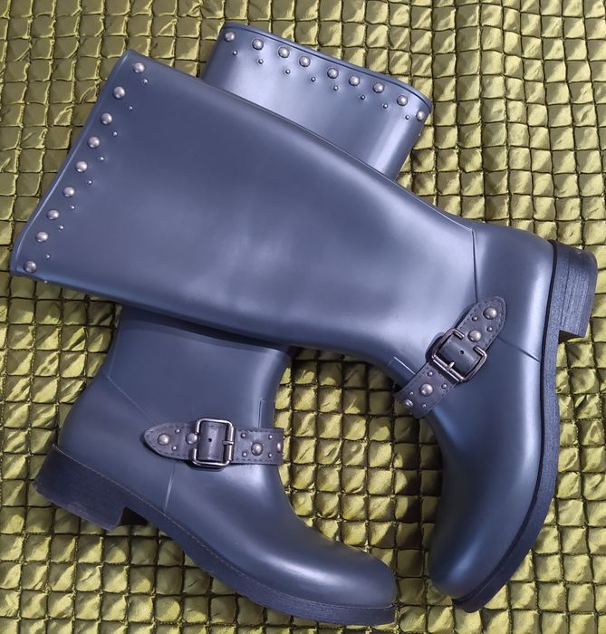 Резиновые сапоги женские.