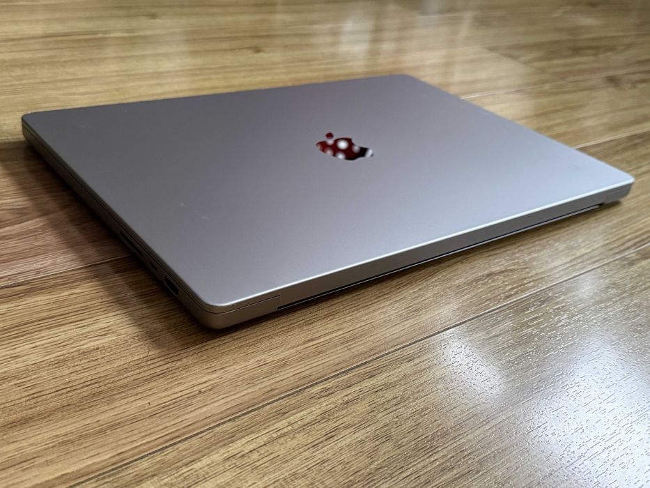 MacBook Pro 16 M1 Max`10 CPU/32 GPU/32GB RAM/512GB SSD