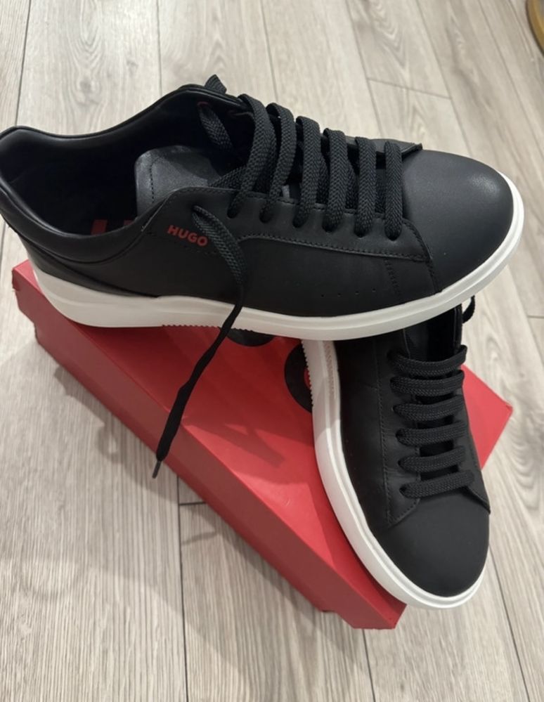 Adidaşi piele Hugo