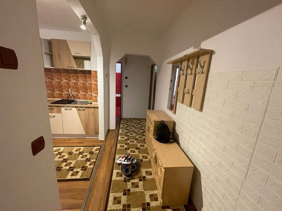 Apartament Doua Camere, decomandat, et 3, str Ioan Corvin