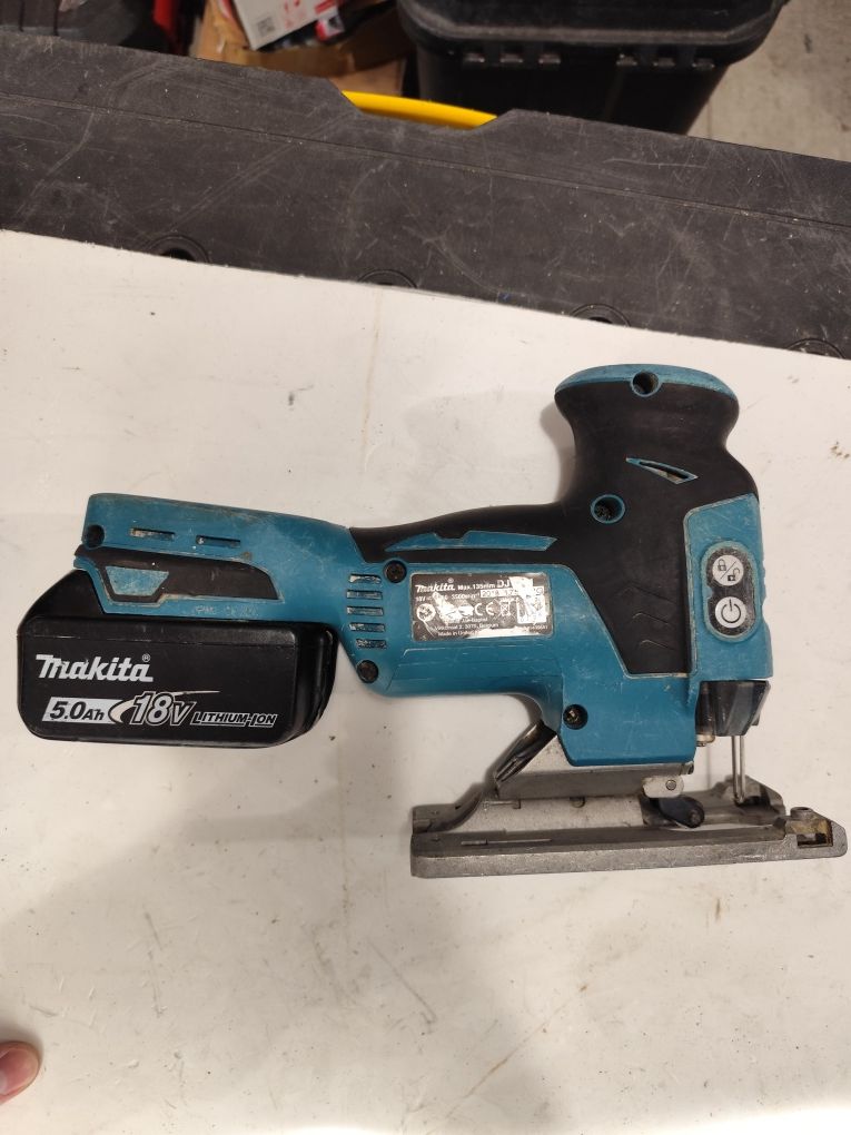 Безчетков акумулаторен прободен трион зеге Макита Makita DJV181 + 5Ah