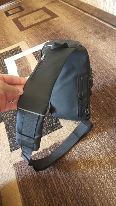 Sumka yonga taqiladigan. Xitoyniki