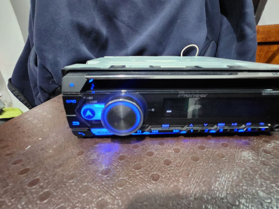 Продам магнитолу пионер 4250 бт