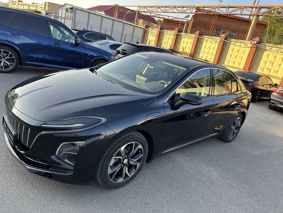 Hongqi E-qm5 penyasiz