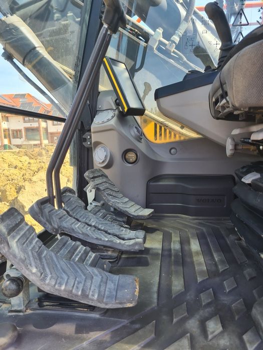 Excavator 2019 Volvo ECR145L