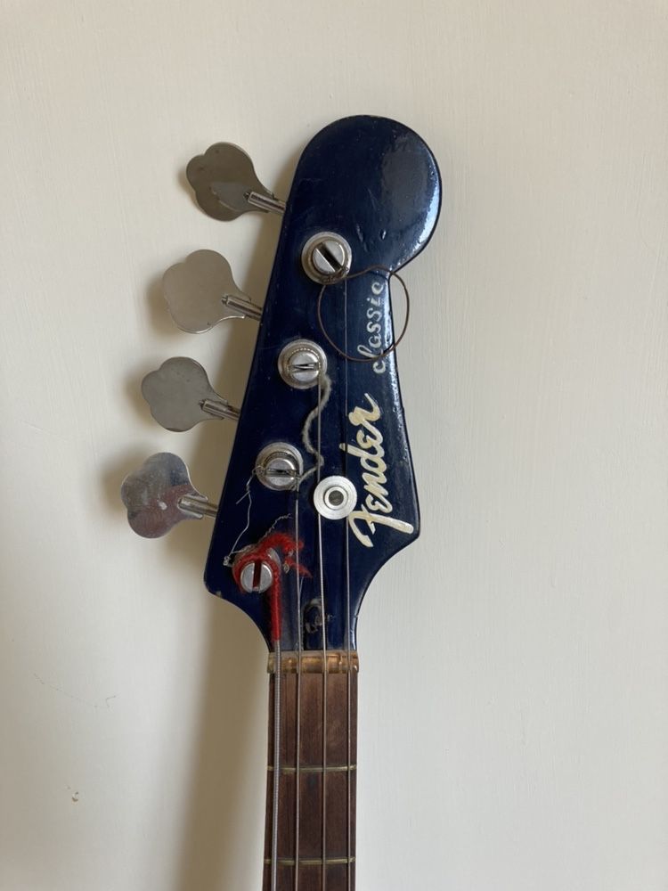 Продаётся Бас Гитара Fender Classic