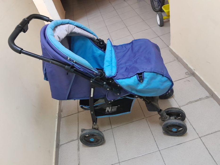 Детская коляска с рождения до 5 лет. В отличном состоянии.