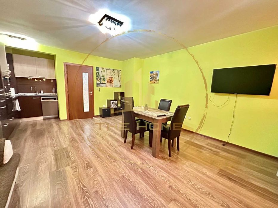 Дава се под наем Двустаен апартамент в Варна, Цветен квартал - 80 кв.м за 614 € - Снимка #1