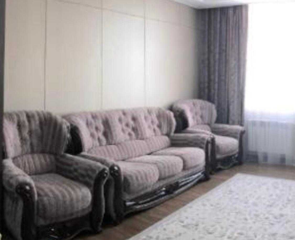 Мягкая мебель диван и два кресла