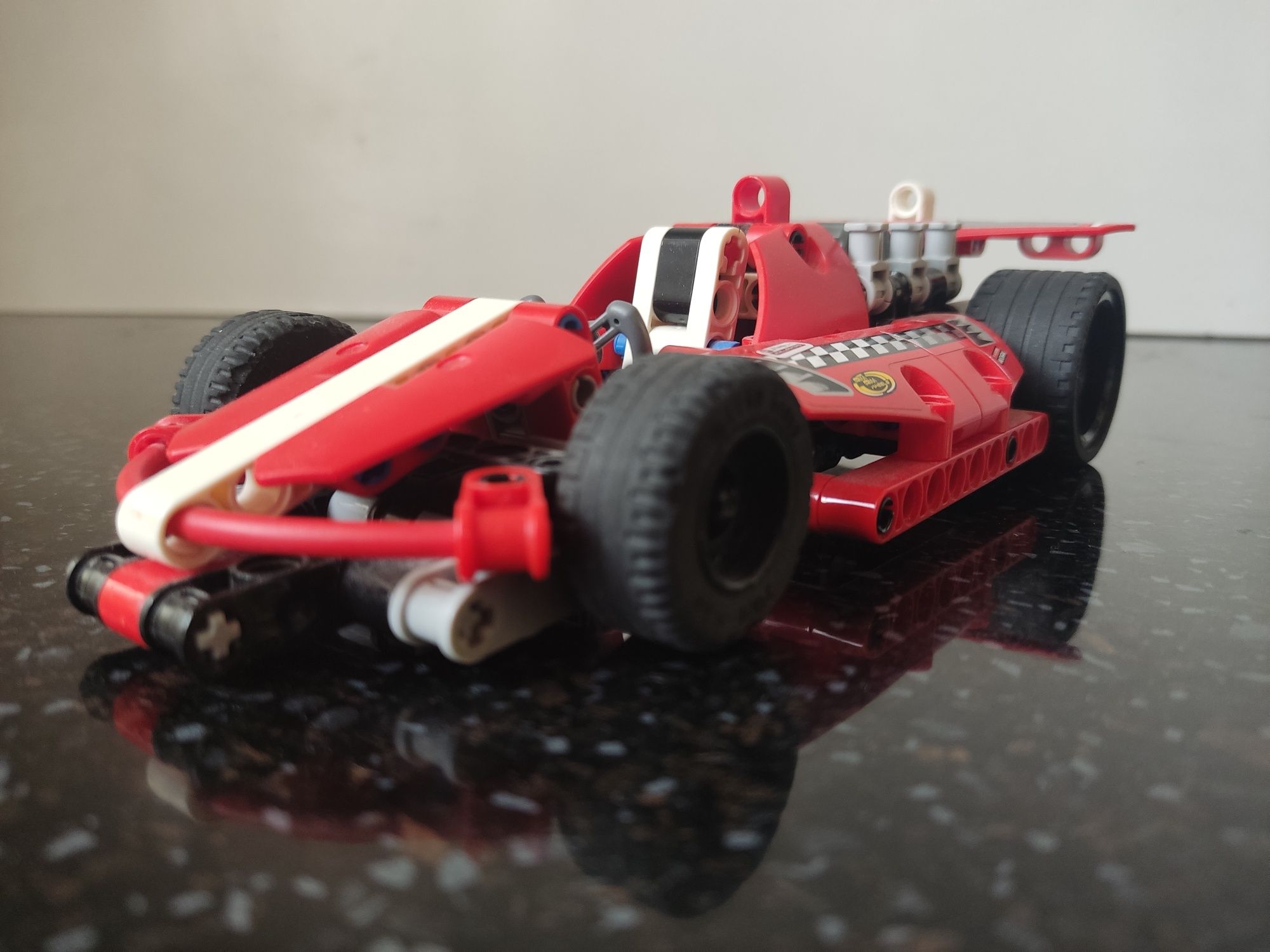 Набор LEGO Technic 42011. Гоночный карт.