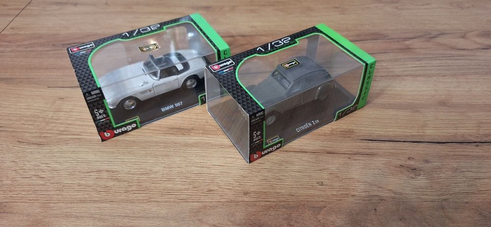 Machete bburago 1/32