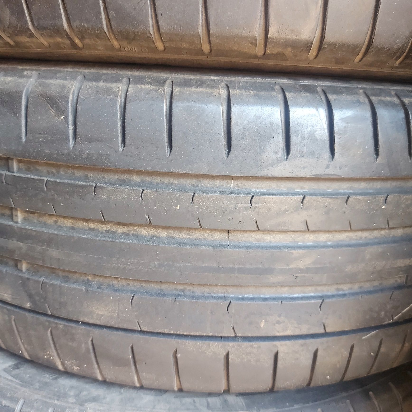 225/50/18"pirelli 4бр.гуми