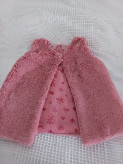 Детско пухено розово яке болеро елек жилетка размер 80