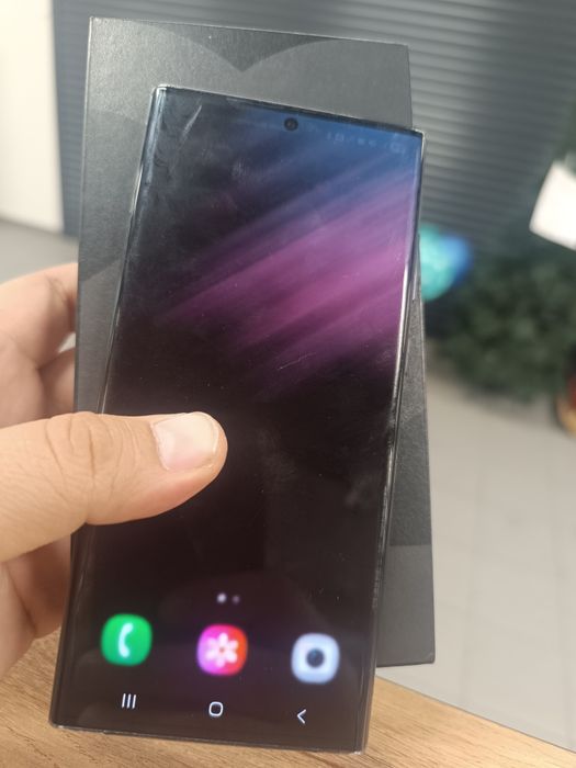 S22 Ultra хорошем состоянии экране есть дефект