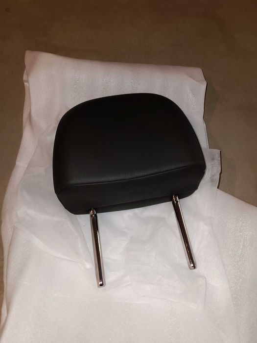 Кожен подглавник за Опел Астра J