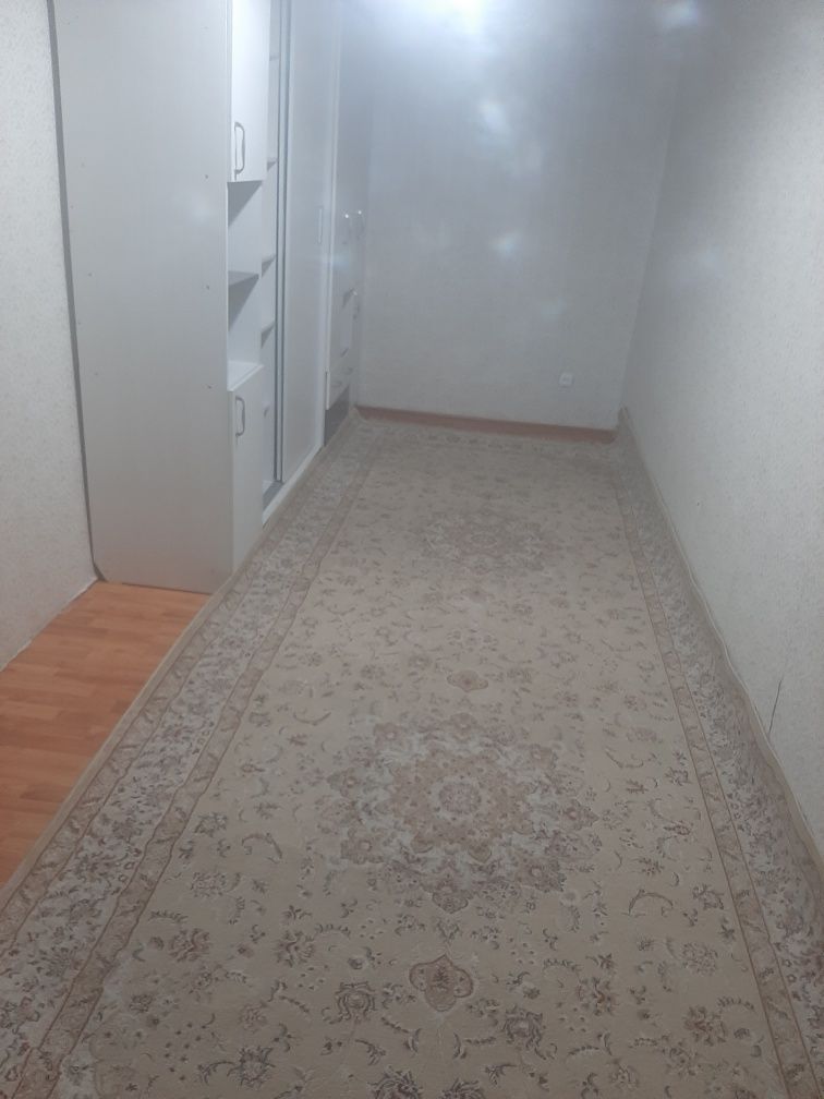 Продаётся ковёр.