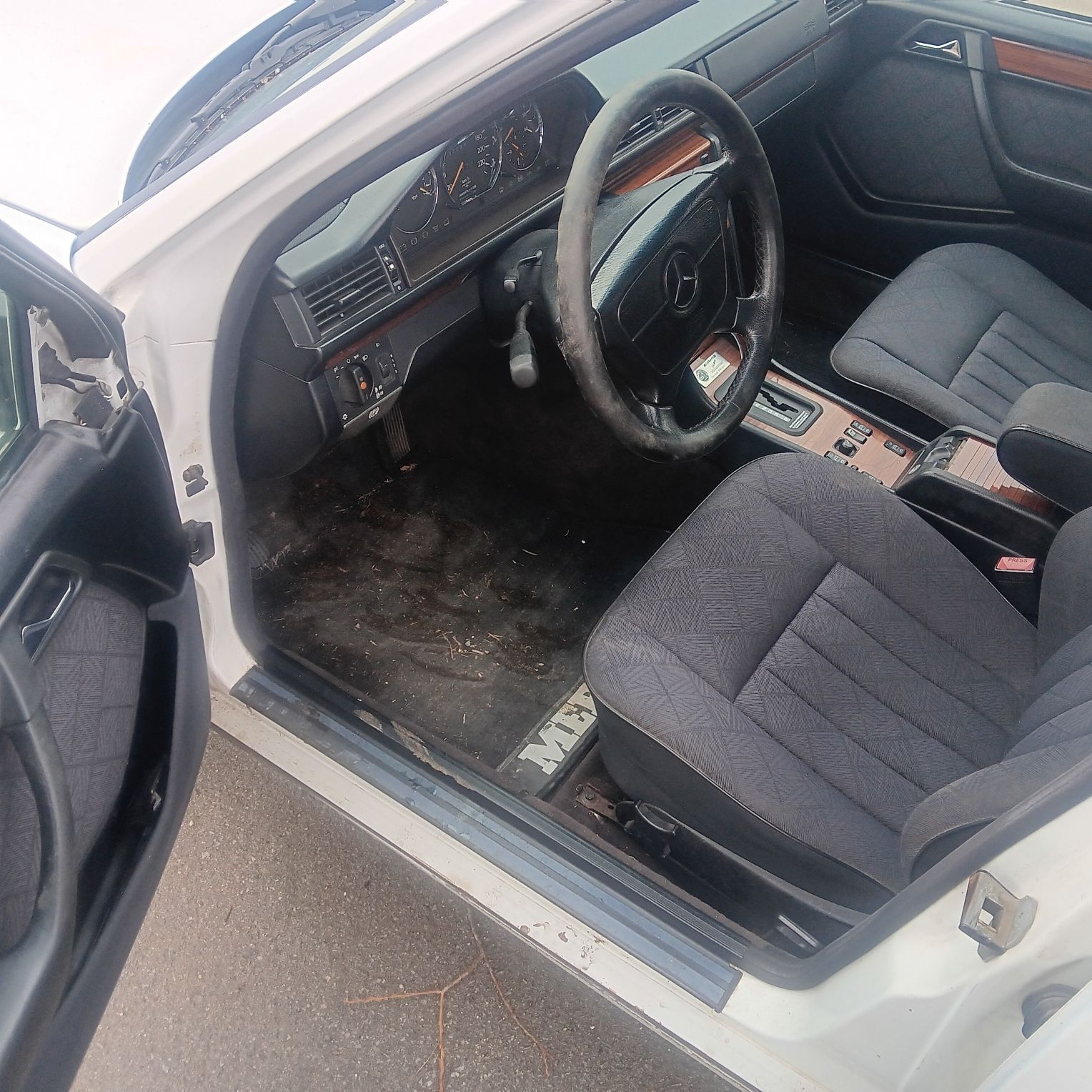 Mercedes W124 300 TD на части!