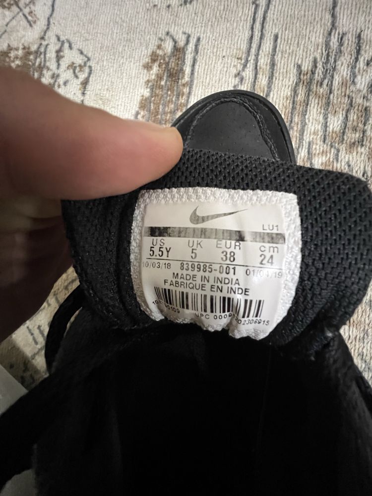 Оргинални обувки на Nike N:38