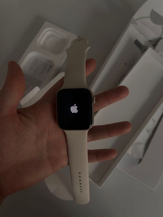 Apple watch Se 2 (2024) Gps S/M 44mm бежевый